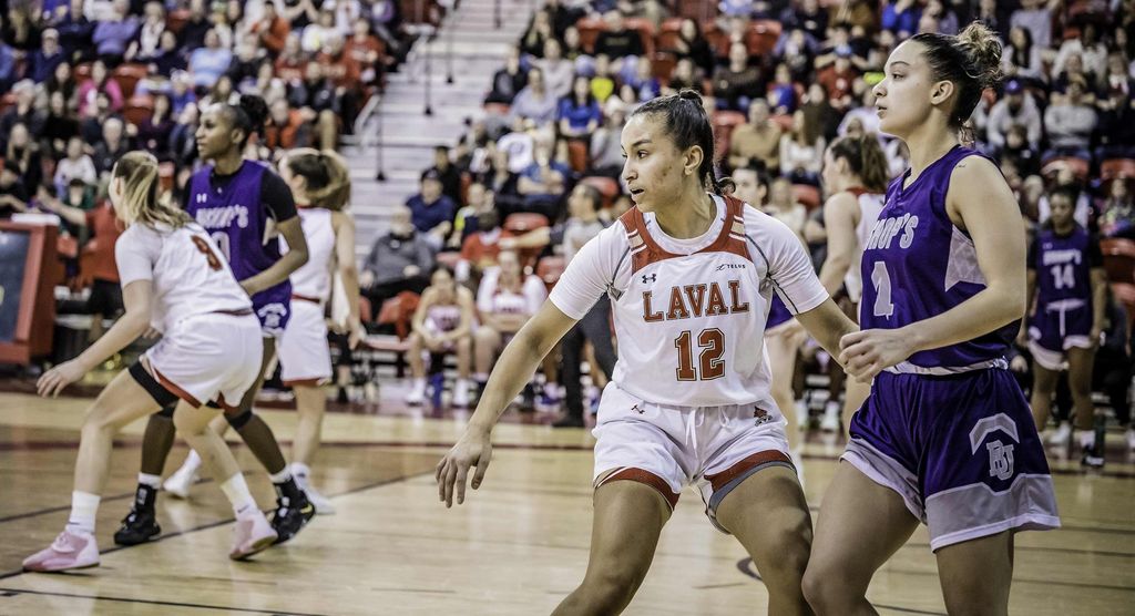 Sabrine Khelifi, du club de basketball Rouge et Or.
