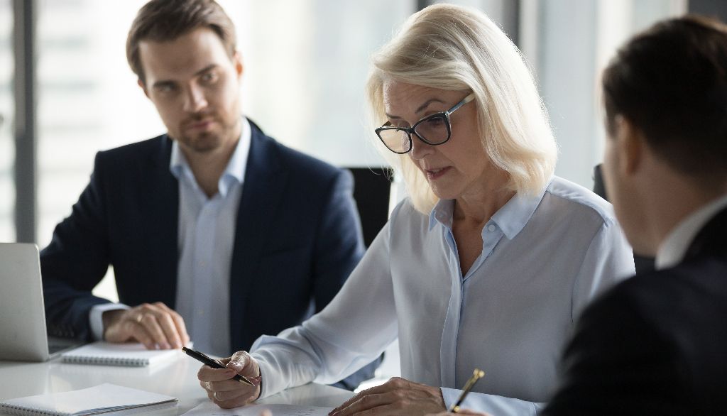 Si les femmes constituent près de la moitié des personnes en emploi au Québec, elles n'occupent qu'un peu plus du tiers des emplois en gestion.