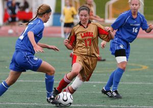 Joueuse par excellence au Canada au terme de la saison 2007, Francine Brousseau a été nommée membre de la première équipe d'étoiles au Québec et au Canada.