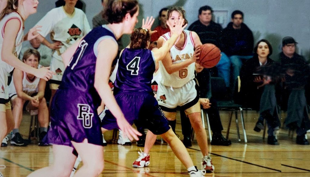 <p>Julie Dionne, en tant qu’ancienne capitaine et joueuse étoile, a connu une très belle carrière au sein de l'équipe de basketball Rouge et Or. </p>