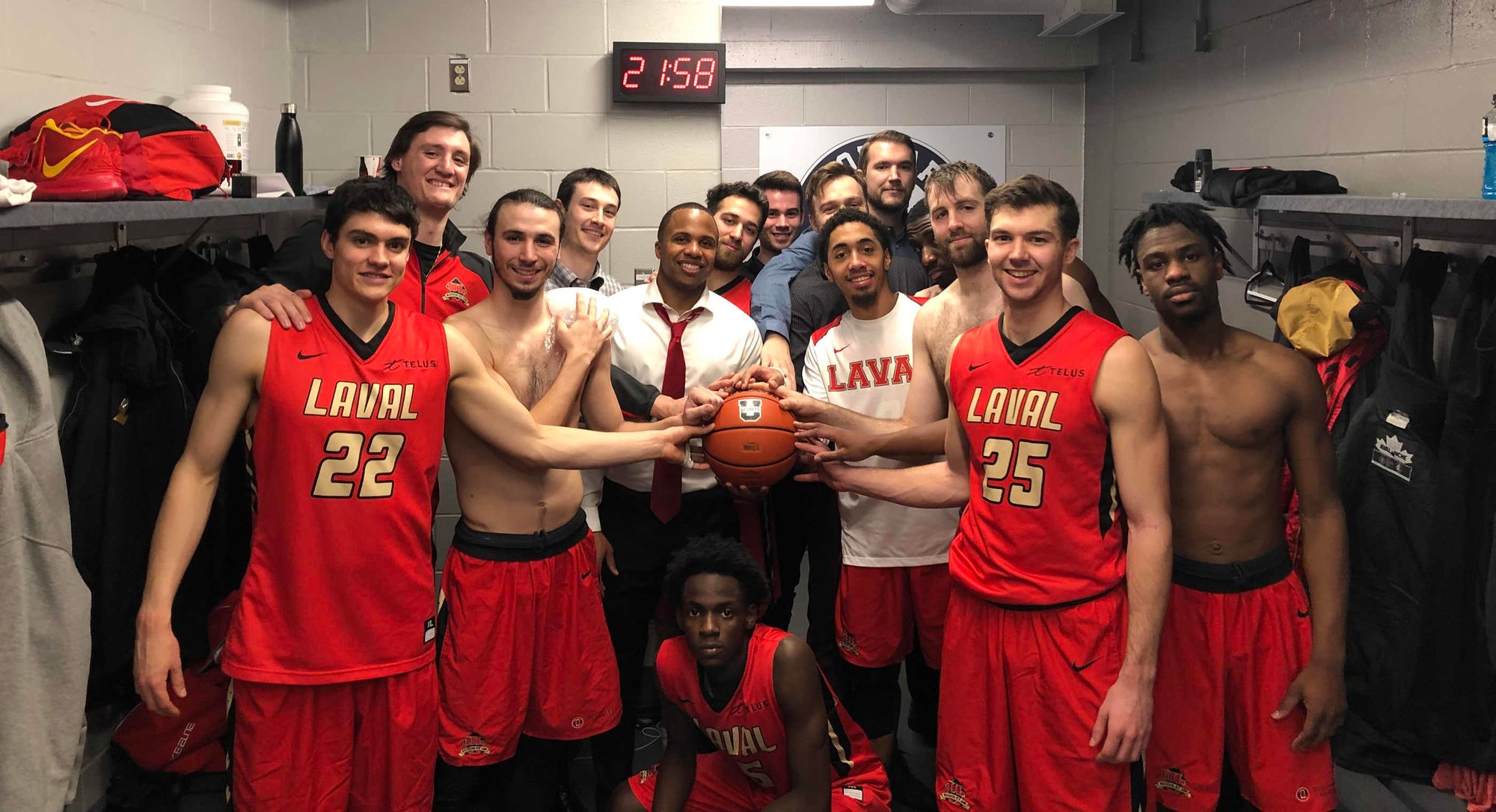 L’équipe masculine de basketball Rouge et Or