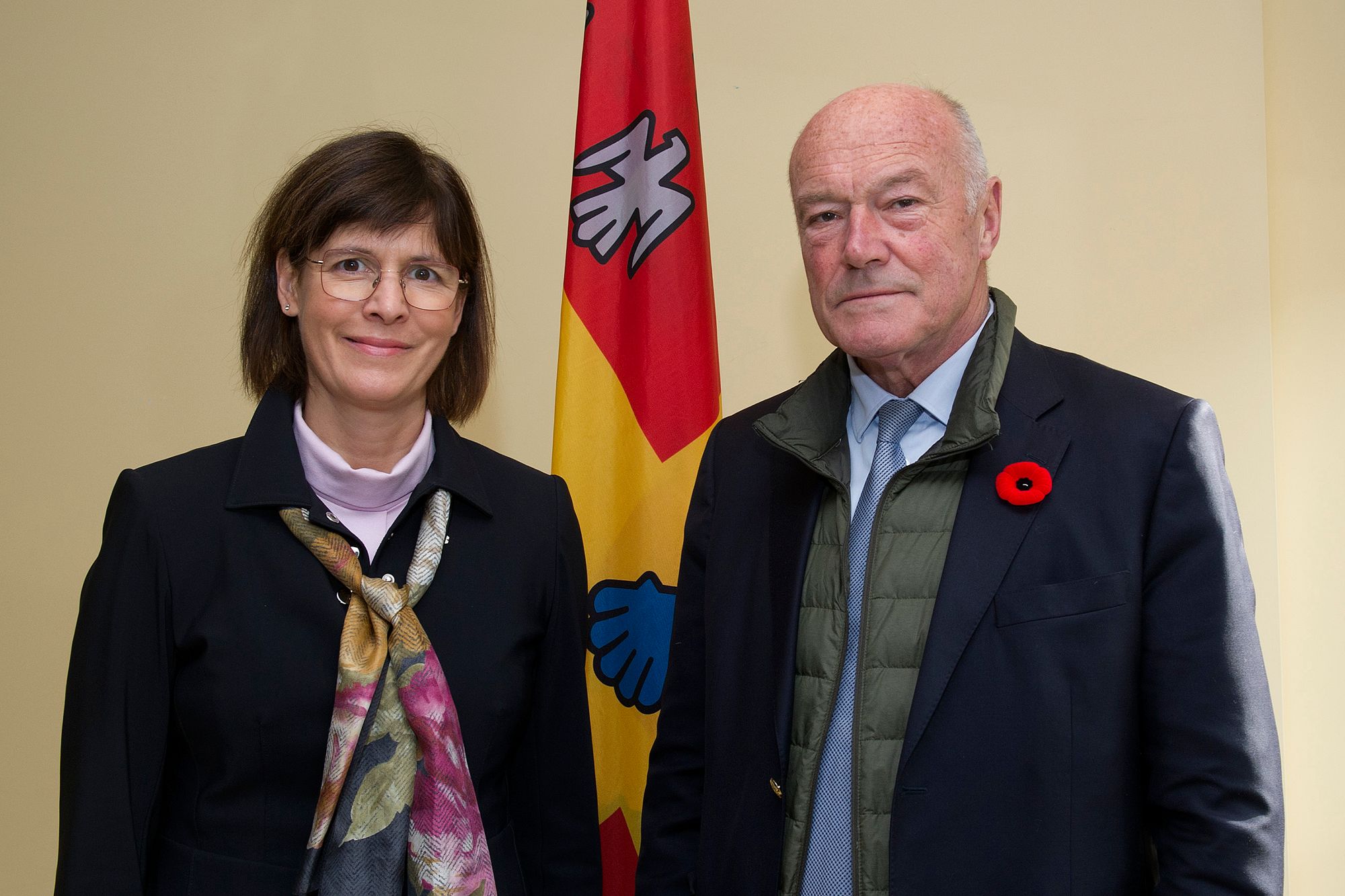 <p>La rectrice Sophie D’Amours et le président du Conseil régional de Nouvelle-Aquitaine, Alain Rousset. La coopération scientifique entre les deux universités s’appuie sur quatre grands domaines de recherche: la nutrition et la santé du cerveau, l’optique-photonique, le bois et la forêt, et l’eau.</p>