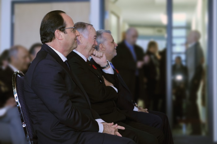 visite-president-Hollande-version-retouchee-credit-Marc-Robitaille