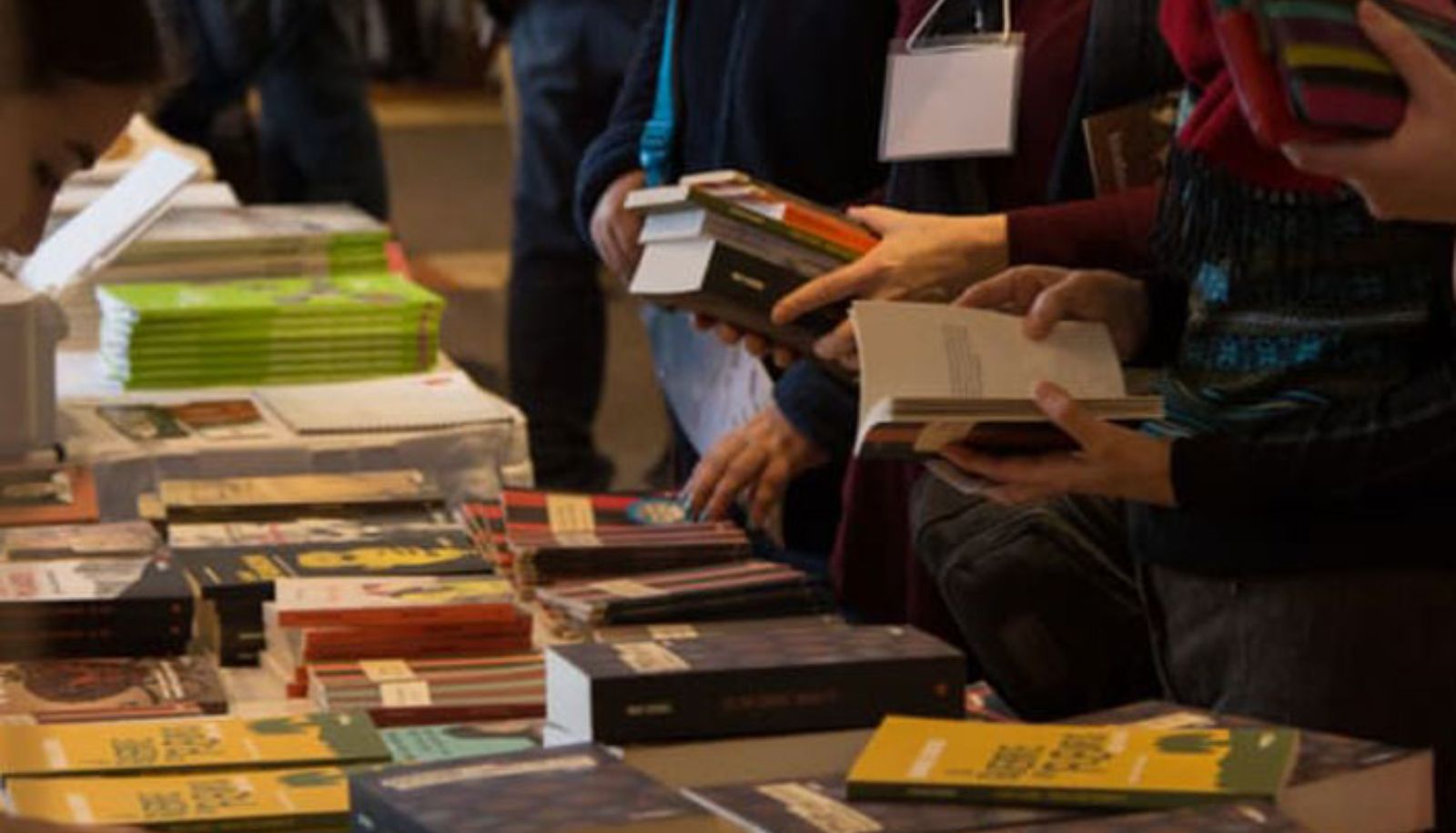 Le 13e Salon du livre des Premières Nations se tiendra du 14 au 17 novembre. En plus des kiosques des exposants installés au Morrin Centre et des conférences présentées à la Maison de la littérature, l'événement déploie une foule d'activités variées, comme des spectacles littéraires et des activités jeunesse, dans plusieurs lieux de Québec. 