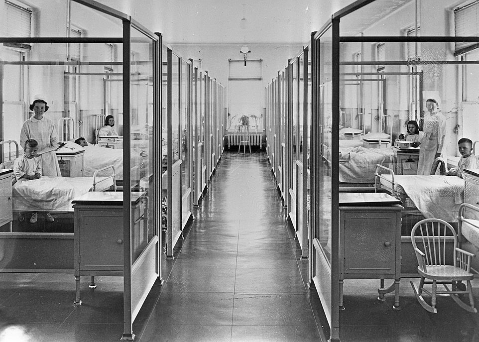 fmed-hopital-civique-de-quebec-salle-pediatrie-1915-credit-cf-article