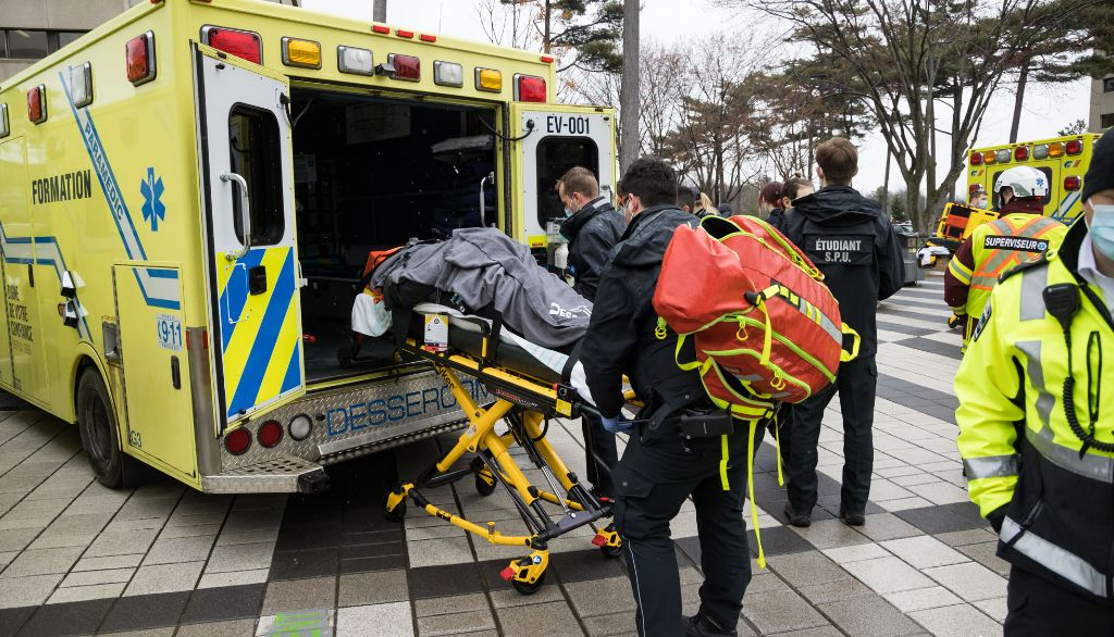 <p>Comme l'an dernier (photo), des étudiants et étudiantes en technique de soins préhospitaliers et en technique policière se joindront à la simulation.</p>