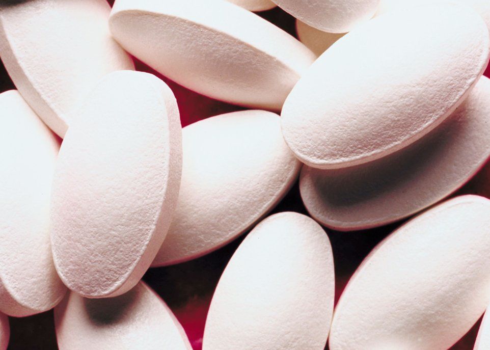 La N-acétylglucosamine est déjà sur le marché, où elle est vendue comme supplément alimentaire. Toutefois, la professeure Sato estime que les personnes atteintes de dystrophie musculaire de Duchenne devraient attendre les conclusions d'une étude clinique qui préciserait la posologie optimale et les effets secondaires de ce produit avant d'en consommer.