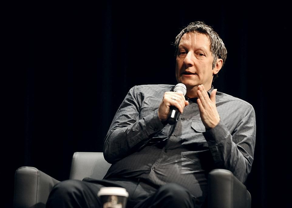 En 2014, le Festival de théâtre de l'Université avait accueilli Robert Lepage pour un entretien au Théâtre de la cité universitaire. Tout en simplicité, le metteur en scène avait parlé de sa vision du théâtre devant la centaine d'étudiants réunis.
