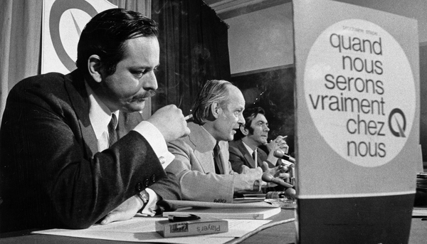 <p>Jacques Parizeau lors d’un événement public, en 1970, en compagnie de René Lévesque, le fondateur du Parti québécois, et Camille Laurin.</p>