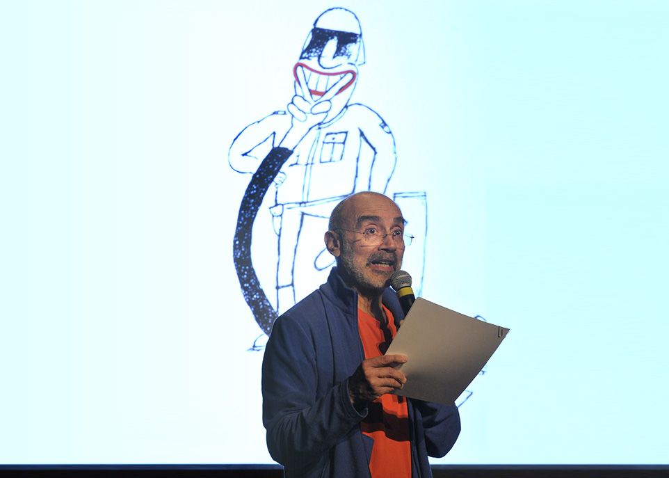 <p>La résidence d'écriture de Diego Herrera, qui se déroulait sous la thématique «Exil et liberté», a pris fin le vendredi 1er mars. Celui qui a signé les dessins éditoriaux de L'Actualité durant 29 ans a donné un mini-récital de poésies inspirées de certaines de ses illustrations, juste avant la table ronde.</p>