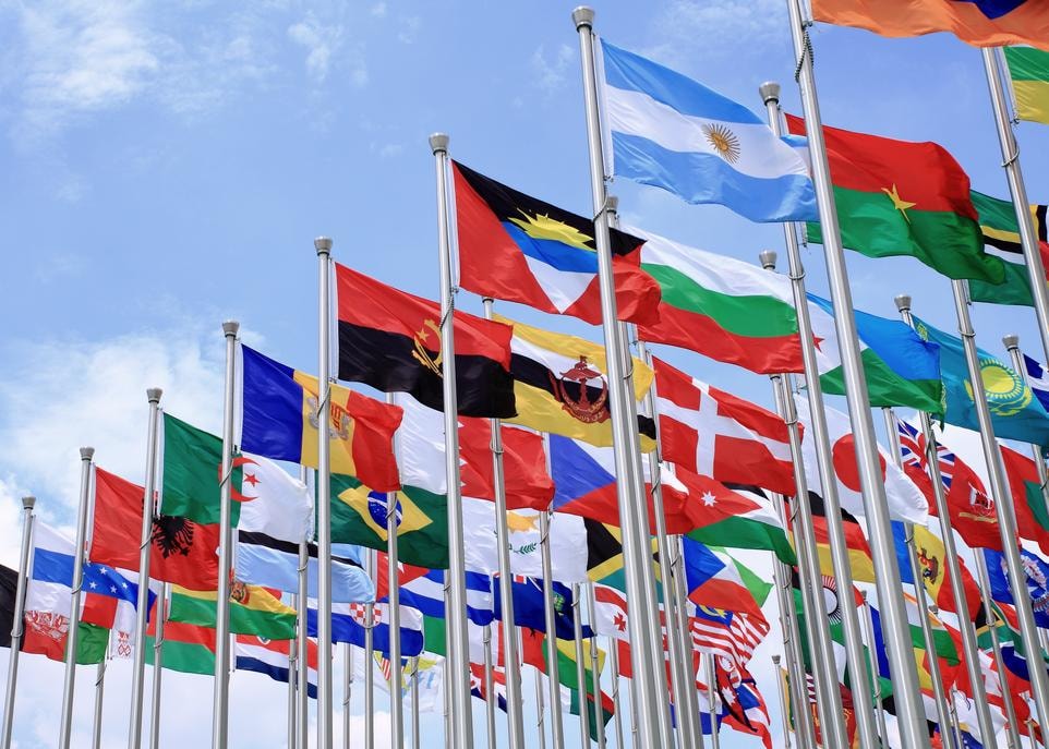 Les HEI, bientôt l'École supérieure d'études internationales, approchent les grandes questions internationales dans une perspective interdisciplinaire, dans leurs dimensions juridique, économique et politique.