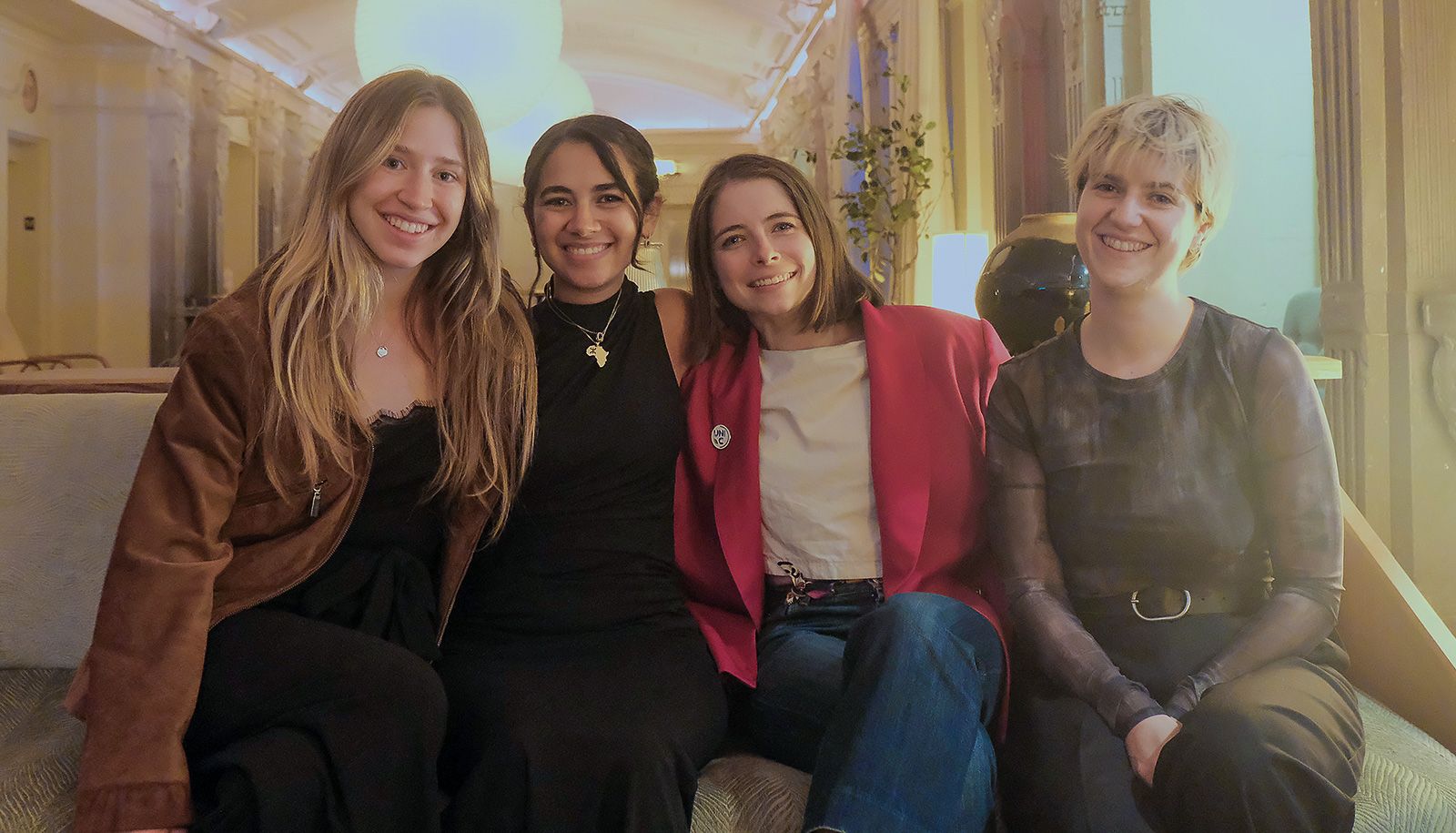 <p>Les membres de la délégation: Meg Baltes, de l'Université McGill, Fatima-Zahrae Tarib, Laura O’Brien et Allie Miot-Bruneau de l'Université Laval.</p>