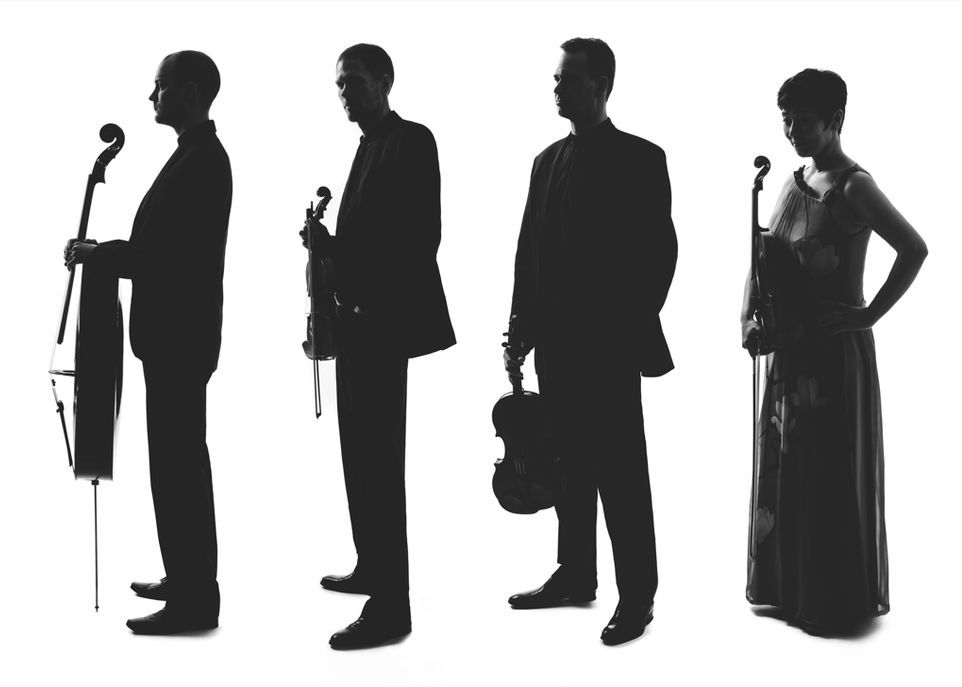 Le Quatuor Arthur-LeBlanc est reconnu pour son jeu impeccable et son unité de ton. Il est composé du violoncelliste Ryan Molzan, du violoniste Brett Molzan, de l'altiste Jean-Luc Plourde et de la violoniste Hibiki Kobayashi.