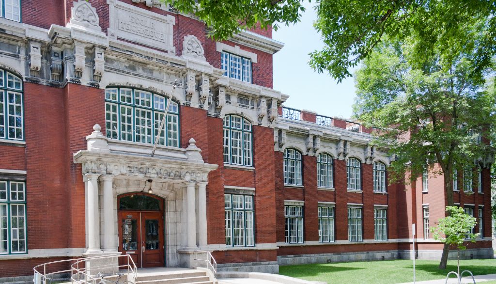 <p>Ancienne École technique</p>