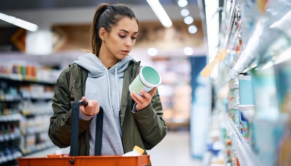 Même si les mises en garde relatives aux allergènes alimentaires sont surutilisées, les personnes allergiques au lait devraient interpréter la présence d'un «peut contenir du lait» sur l'emballage comme une indication que ce produit pose un risque à leur santé, conseille le chercheur Samuel Godefroy.