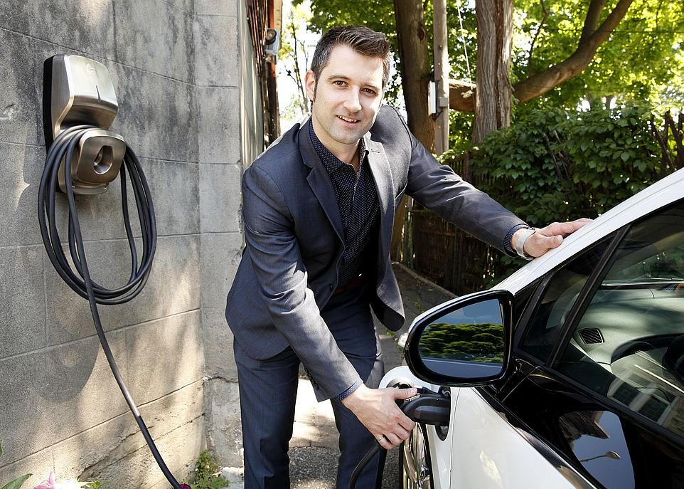 C'est en faisant des recherches au Laboratoire d'électrotechnique, électronique de puissance et commande industrielle que Louis Tremblay a eu l'idée de lancer sa compagnie.