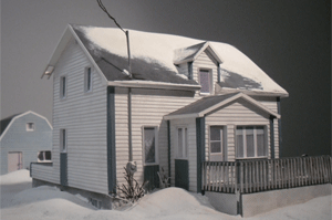 Cette maquette d'une maison innue de la Côte-Nord a été conçue par Johannie Dubé et Louis-Xavier Gadoury.