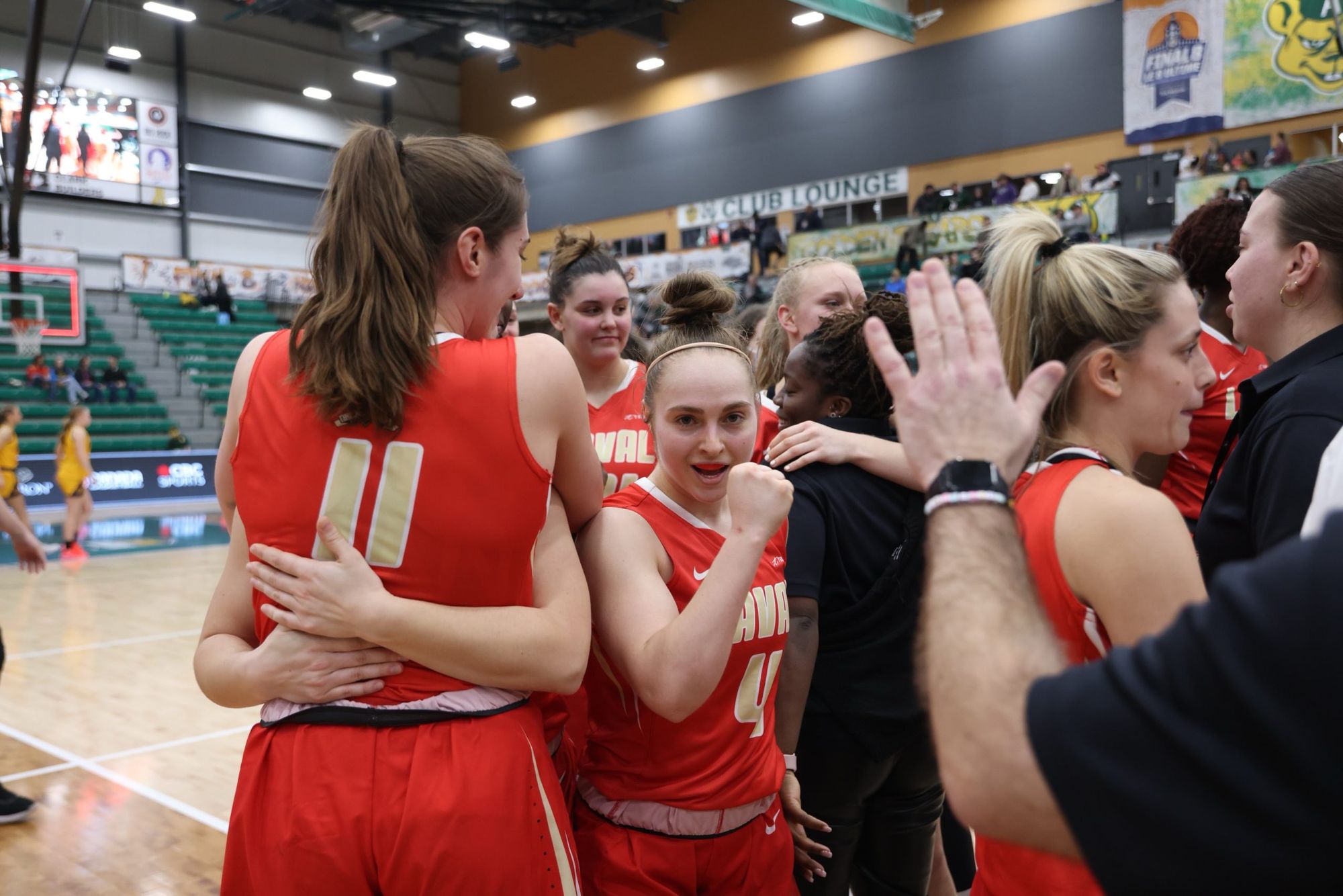 L’Équipe féminine de basketball Rouge et Or de l'Université Laval.
