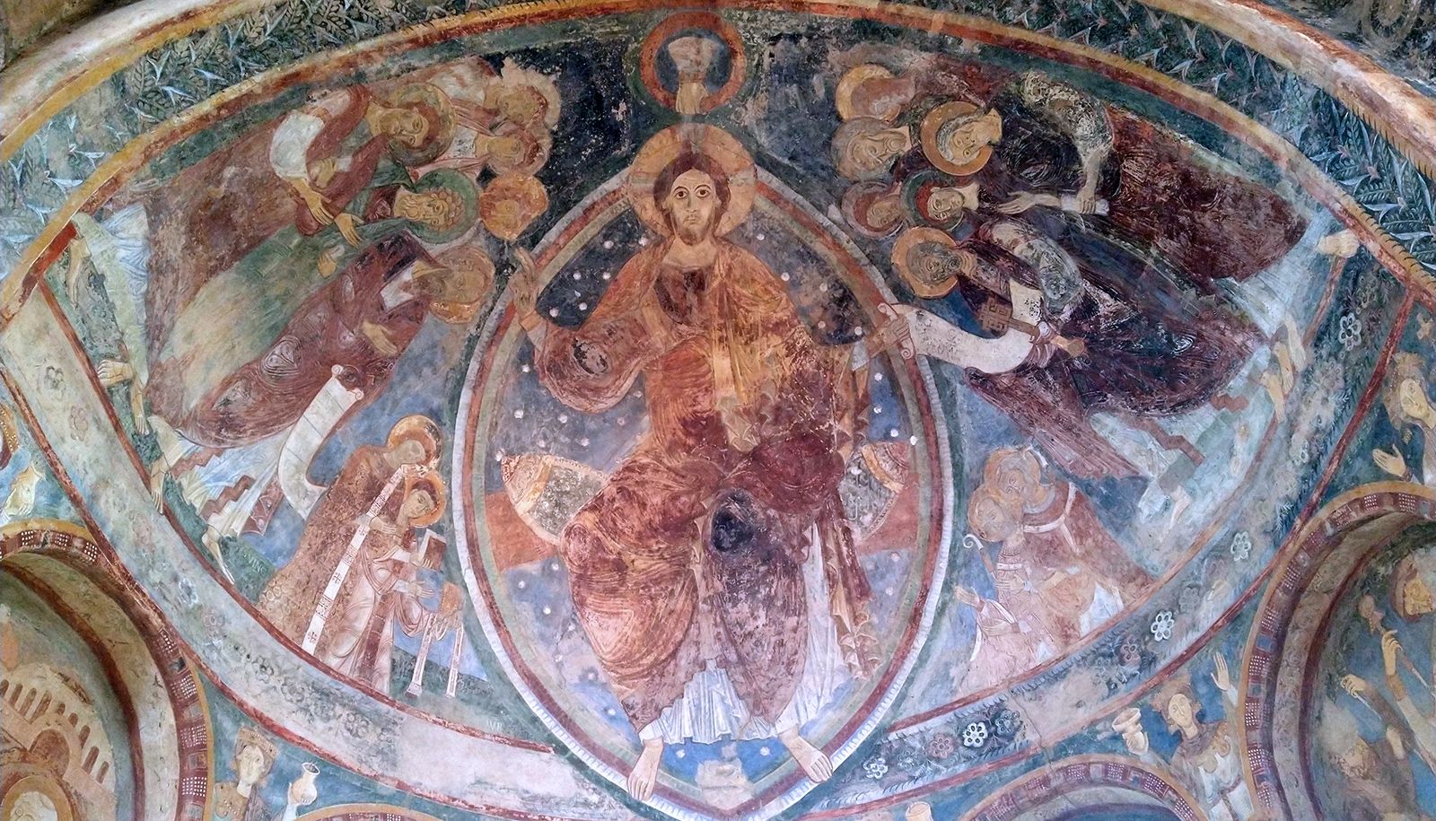 <p>Fresque principale de la chapelle des moines de Berzé-la-Ville.</p>
