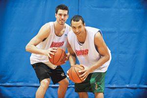 <p>Avec les Kebs, Jean-Philippe Morin a atteint en une occasion le plateau des 30 points réussis en un match, tandis que Samuel Audet-Sow a accompli l'exploit à deux reprises.</p>