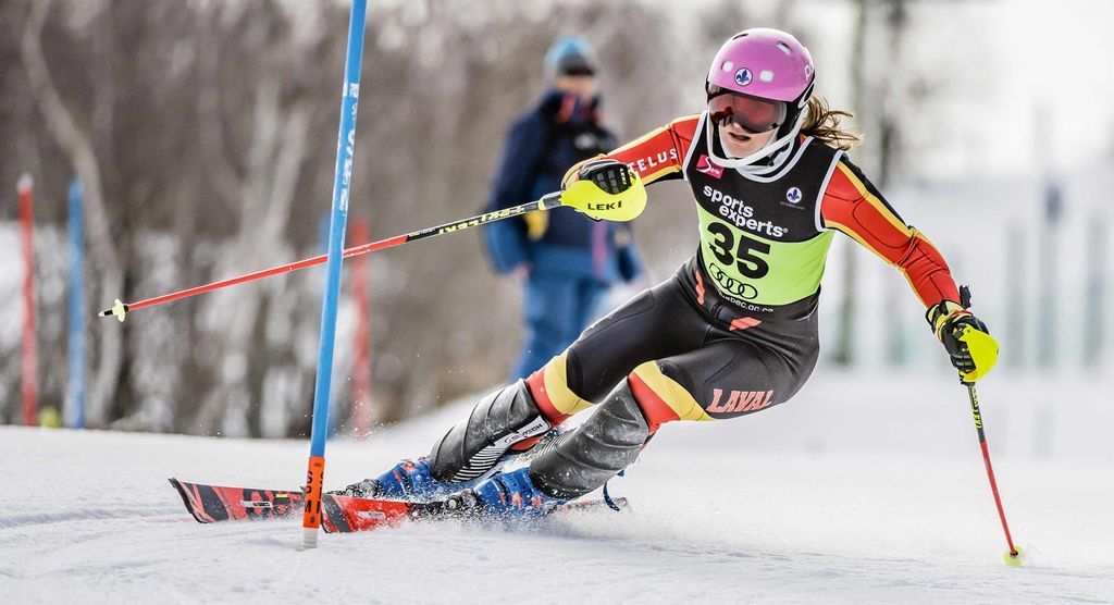 Gabrielle Fafard, du club de ski alpin Rouge et Or de l'Université Laval.