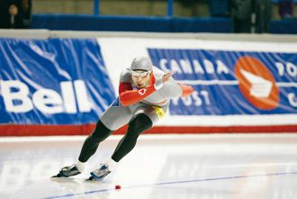 Vincent Labrie, étudiant au certificat en administration, fait partie de l'équipe nationale canadienne de patinage de vitesse longue piste. Depuis l'automne, il fait usage de la boisson de récupération mise au point à l'INAF.