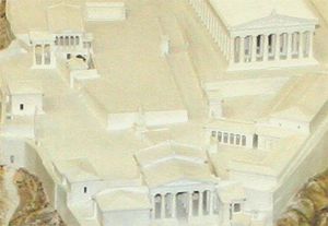 La maquette de l'Acropole symbolise le rôle essentiel des humanités dans la tradition universitaire.