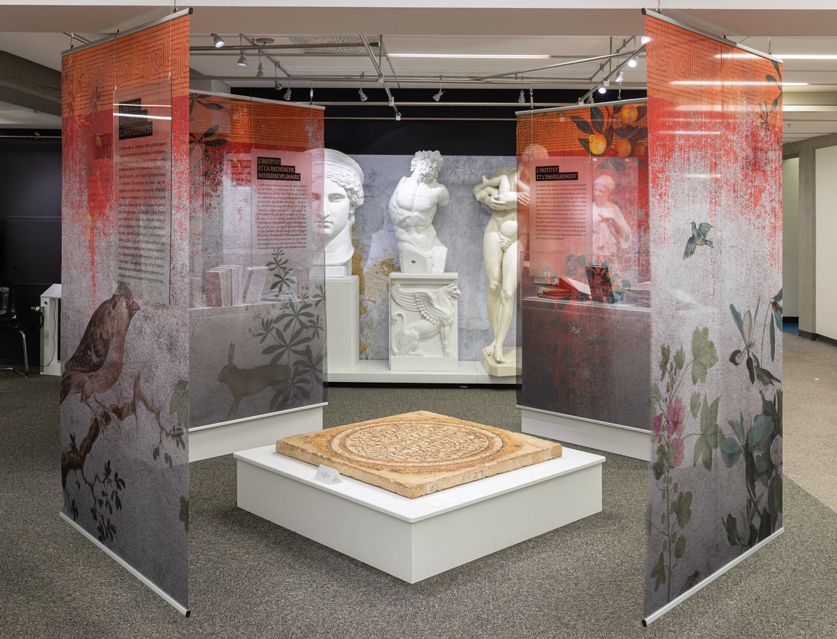 L’exposition «Vingt ans après – Passé, présent et futur de l’Institut d’études anciennes et médiévales» se poursuit jusqu’au 5 avril. Statues, mosaïque, vitraux et autres objets pertinents sont présentés au quatrième étage de la Bibliothèque.