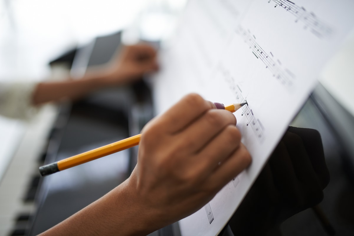 Les chercheuses et chercheuses, créatrices et créateurs, étudiantes et étudiants, praticiennes et praticiens en musique de tous horizons sont invités à présenter tout aspect de leurs travaux.