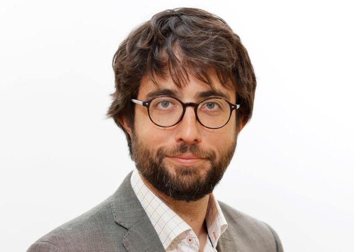 Louis-Philippe Lampron, professeur à la Faculté de droit, rejoint l'équipe de blogueurs de Contact, le magazine des diplômés de l'Université Laval. Pour lui, les universitaires ont un rôle important à jouer dans les débats qui bouleversent la société.