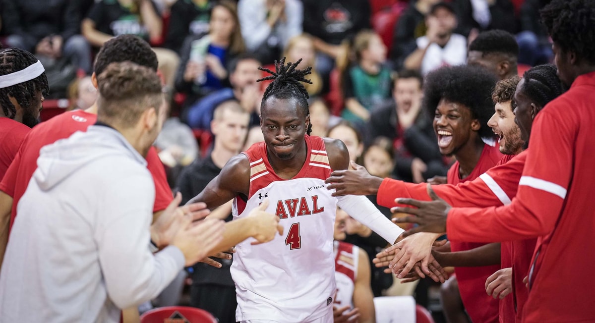 Ousmane Diawara, arrière du club de basketball Rouge et Or de l'Université Laval.