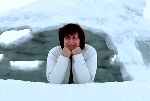 <p>Tania Gibéryen, sur le terrain: «Nous travaillons d'égal à égal avec les Inuits. Il s'agit d'apporter un savoir scientifique sur la nature des sols à leurs connaissances historiques et culturelles du territoire».</p>