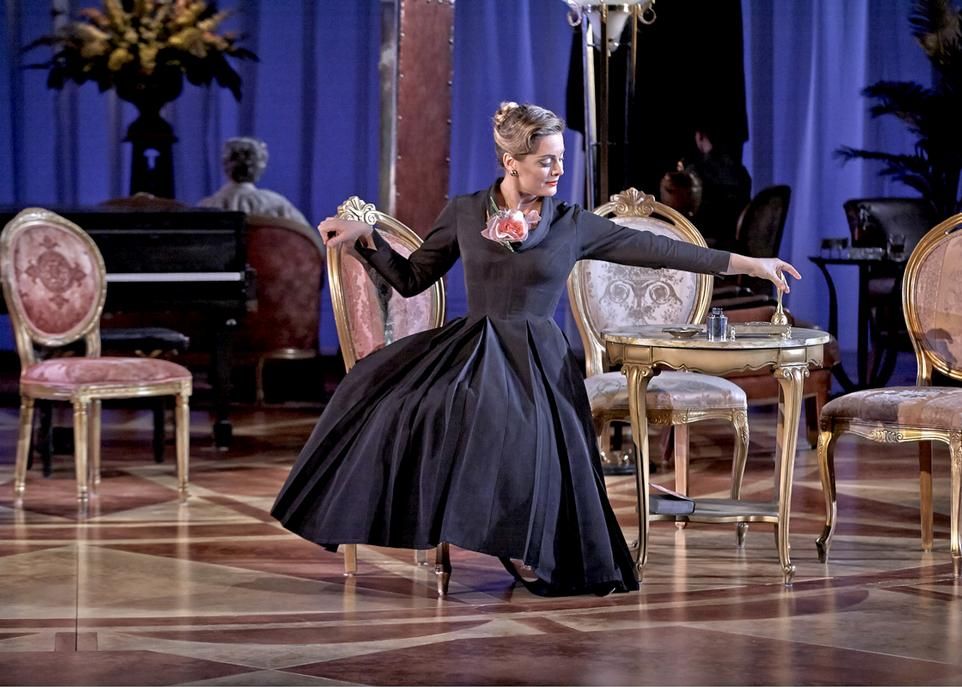 Pour Les Liaisons dangereuses, qui nous transporte dans les salons de la noblesse française, Barbeau a créé plusieurs costumes en s'inspirant du travail de Christian Dior. Mise en scène par Serge Denoncourt, la pièce a été présentée au Théâtre Jean-Duceppe en 2014.