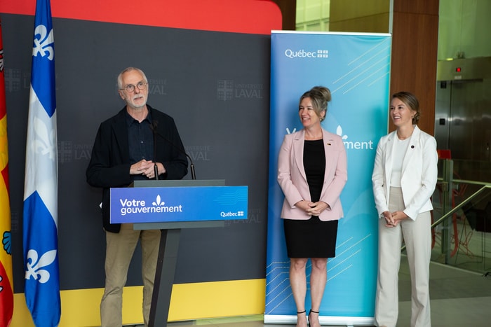 Le directeur par intérim de l’Institut intelligence (IID) et données et professeur au Département de génie électrique et de génie informatique de la Faculté des sciences et de génie (FSG) de l’Université Laval, Denis Laurendeau, a présenté comment l'IID fédère l’expertise et l’innovation en intelligence artificielle et en science des données à l’Université Laval.