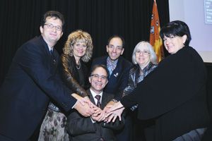 Les bénévoles Pierre Comeau, Louise Turgeon, Pierre Métivier, Robert Fortier, Diane Morin et Monique Richer