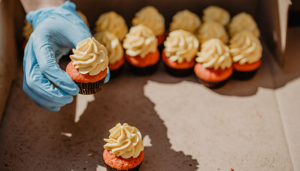 <p>Le dessert affichait les couleurs de l'Université: rouge et or.</p>