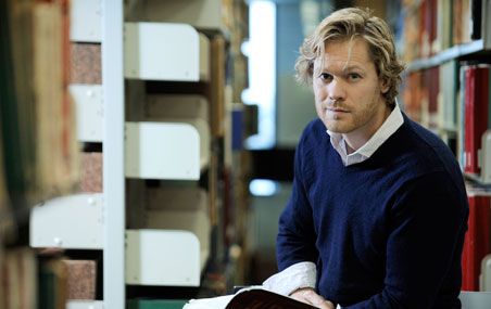 <p>Alexis Deschênes a passé de longues heures à potasser des manuels de droit dans son recoin favori de la Bibliothèque, situé au 5e étage.</p>
