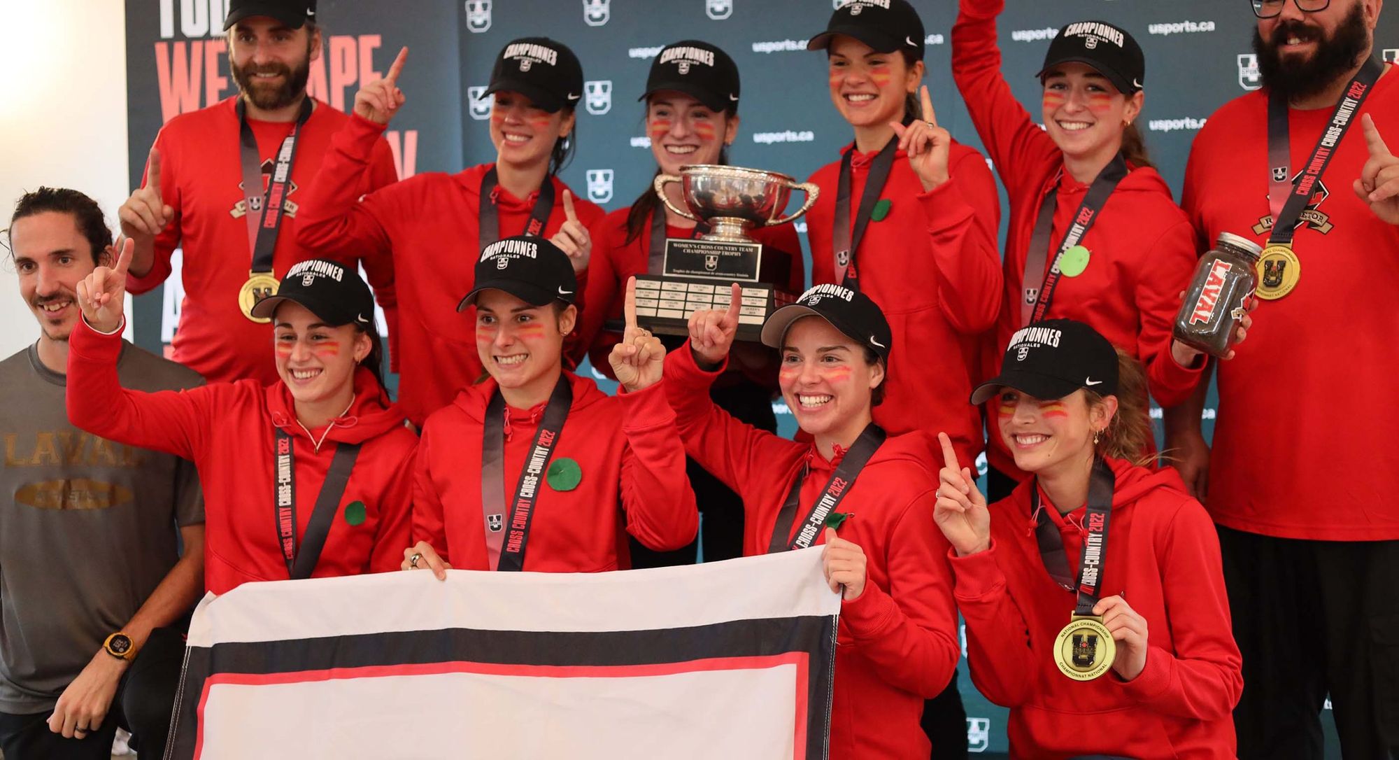 Le club de cross-country Rouge et Or.
