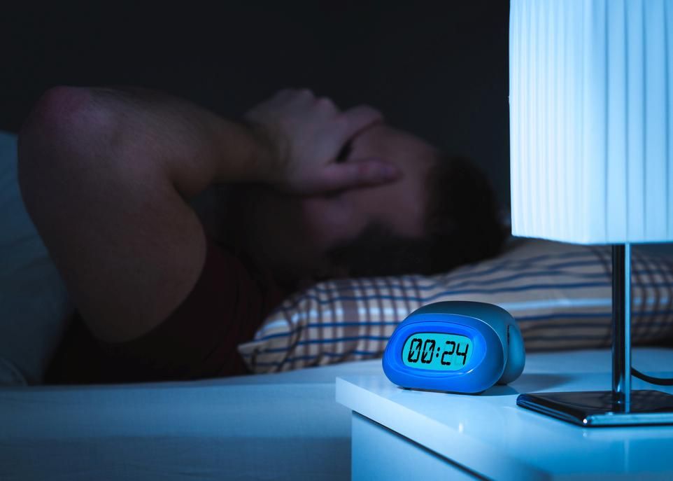 <p>Grâce à des enquêtes menées par Statistique Canada, les chercheurs ont mis les pendules à l'heure quant à la prévalence de l'insomnie au pays. Les données les plus récentes indiquent que 24% des adultes sont aux prises avec des symptômes nocturnes d'insomnie.</p>