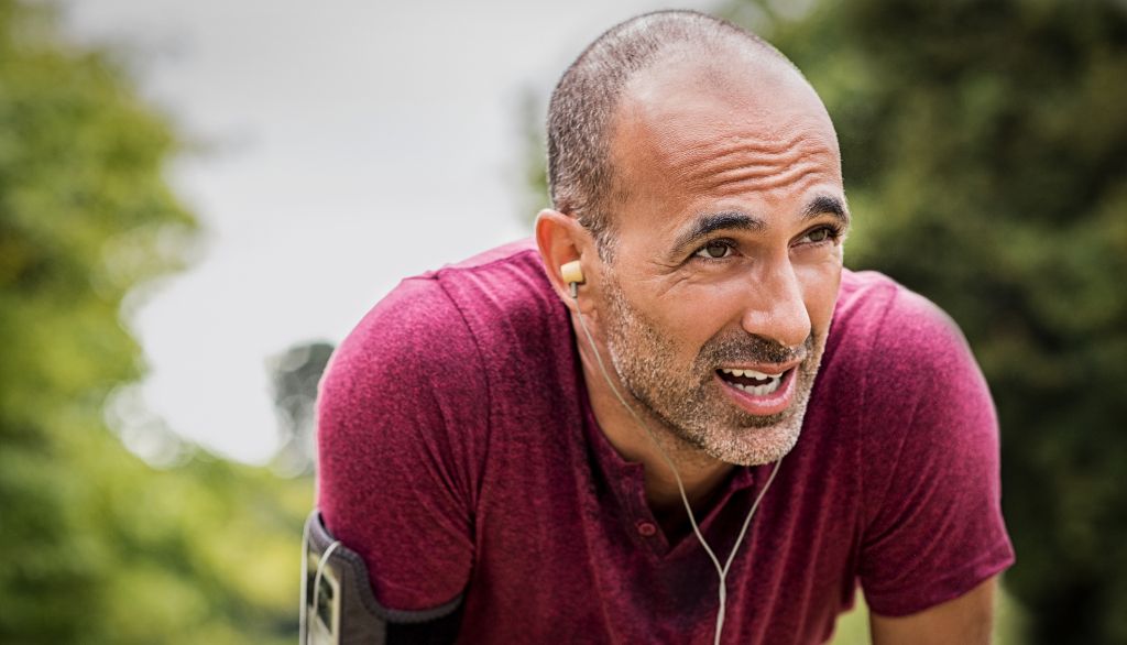 <p>Il existe peu de données sur la prévalence des problèmes cardiaques chez les personnes très actives qui ont eu la COVID-19. Pour cette raison, la prudence est de mise.</p>