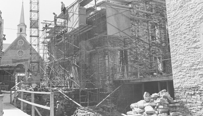 Entre 1960 et 1980, la plupart des bâtiments de Place-Royale ont été reconstruits ou rénovés.
