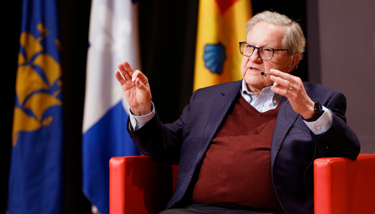 L'ancien ministre des Affaires étrangères du Canada, Lloyd Axworthy, à l'amphithéâtre Hydro-Québec, le 26 janvier