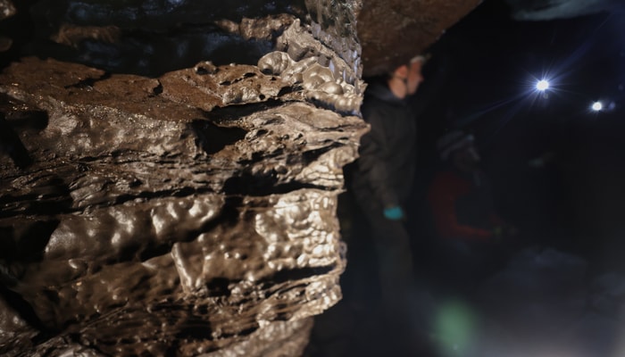 Avec leurs textures fascinantes, les roches se révèlent comme de véritables œuvres d'art façonnées au fil des siècles.