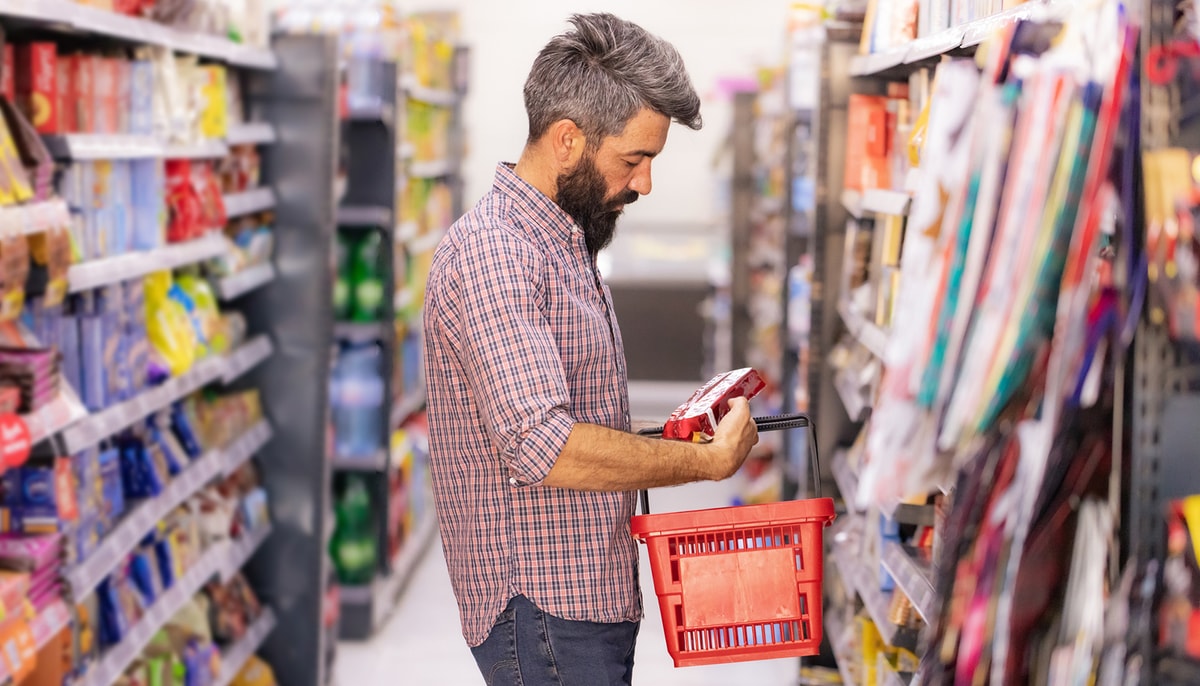 Savoir lire et comprendre l’information sur les emballages alimentaires peut aider à mieux s’y retrouver devant la complexité des renseignements nutritionnels, soulignent les chercheuses.