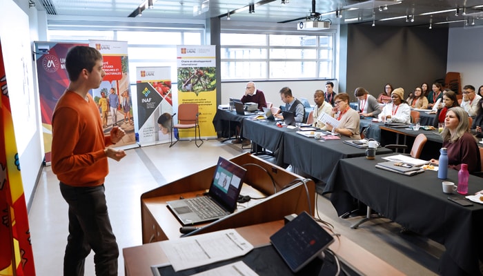 Les membres de la cohorte de l'école doctorale ont participé à de nombreux ateliers, dont un sur la qualité de l'approvisionnement alimentaire au Québec animé par le professionnel de recherche Dylan Guillemette, en collaboration avec les professeures Véronique Provencher et Marie-Ève Labonté, tous les trois affiliés à l'INAF.