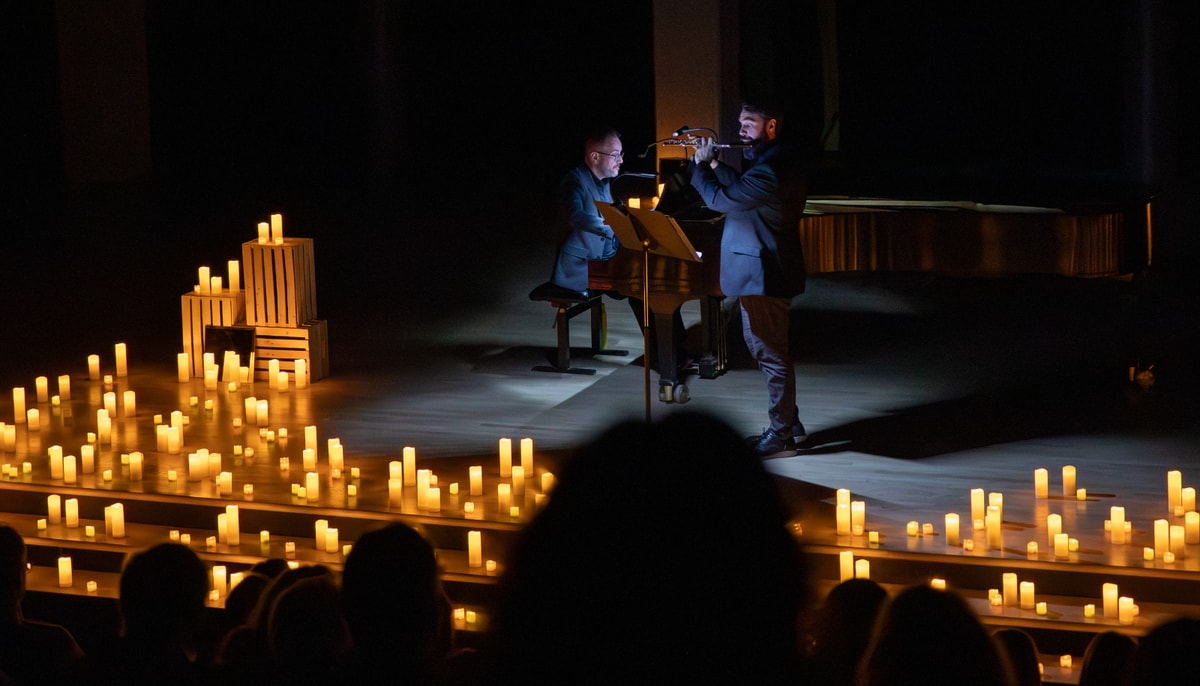 Jean‑François Mailloux, diplômé et collaborateur de la Faculté de musique, au piano, en compagnie de Jean‑Philippe Lavoie, étudiant de la Faculté de musique, à la flûte