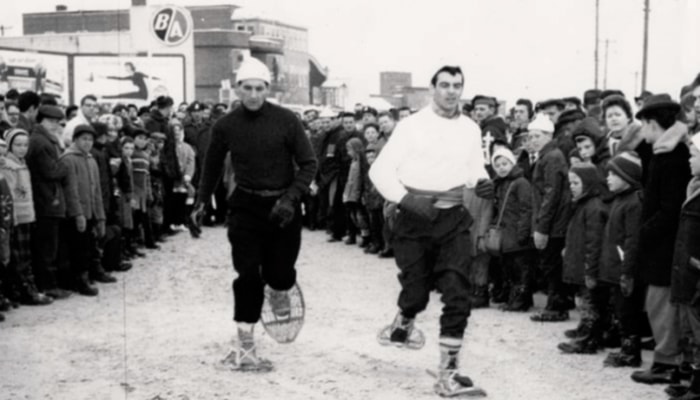 Le documentaire Les raquetteurs de Michel Brault et Gilles Groulx s'inscrit dans le courant du cinéma direct. Première commande en français de l'Office national du film du Canada et jalon historique du cinéma québécois, ce court métrage est encore présenté aux cégépiennes et cégépiens.