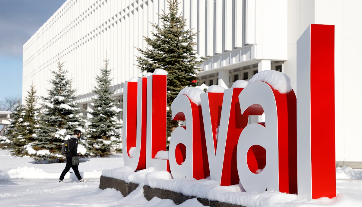 La signature ULaval en 3D installée sur le Grand Axe