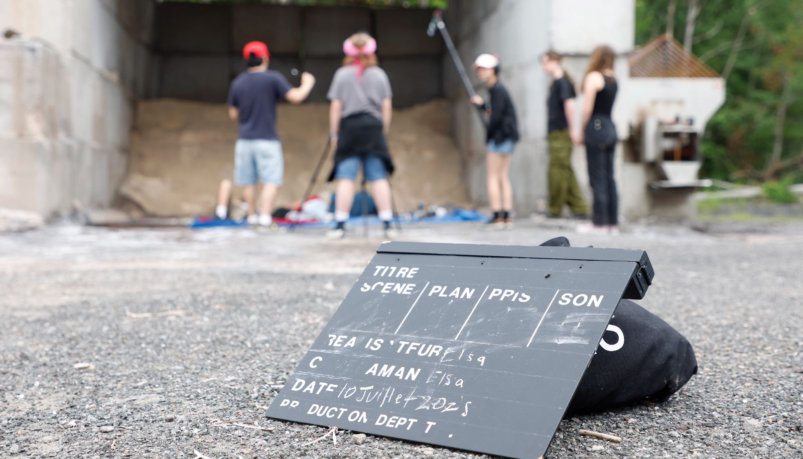 Plus d’une vingtaine de jeunes étaient en tournage au pavillon Louis-Jacques-Casault le 10 juillet.