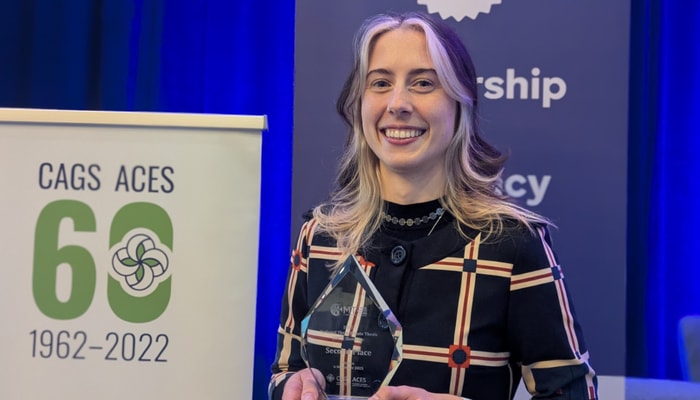 Michelle Janusz a remporté le deuxième prix de la finale nationale du concours Three Minute Thesis, qui s'est tenue le 6 novembre, à Ottawa.